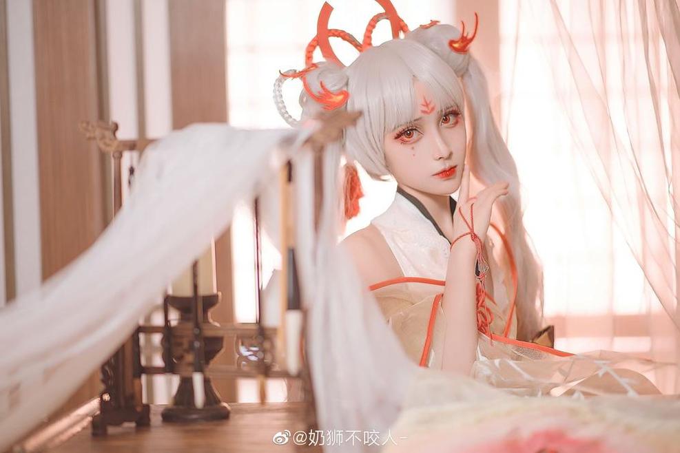 奶狮不咬人cosplay貂蝉，这组高清摄影特别好看